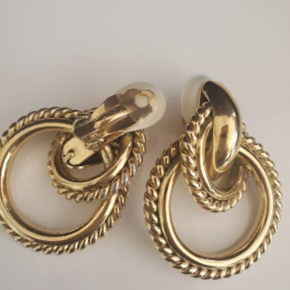 Vintage Givenchy Double Hoop Rope Earrings 1980's Gold Plated Clip On Signed - Picture 5 of 6